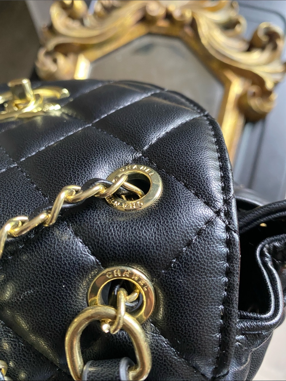 QUILTED CHAIN BACKPACK - Picture 15 of 15